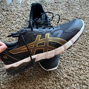 Mens ASICS tennis shoes